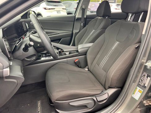 Used 2024 Hyundai Elantra SEL w/ Convenience Package FWD image 27