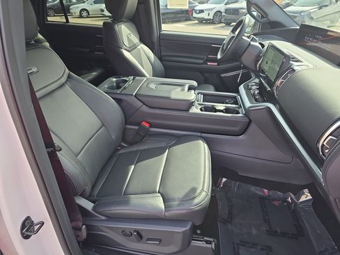 New 2026 Ford Expedition Platinum w/ Stealth Appearance Package image 10