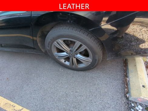 Used 2024 Volkswagen Jetta SE FWD image 5
