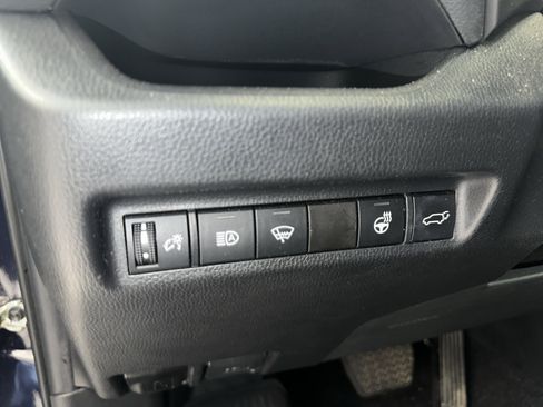 Used 2022 Toyota RAV4 XLE w/ Convenience Package image 19