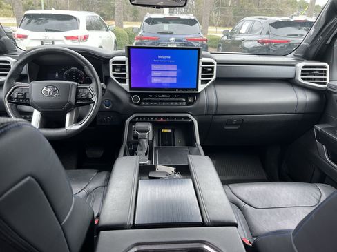 Used 2024 Toyota Sequoia Platinum image 31