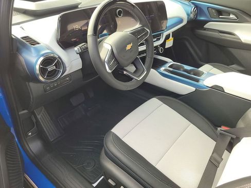 New 2026 Chevrolet Equinox EV LT image 10