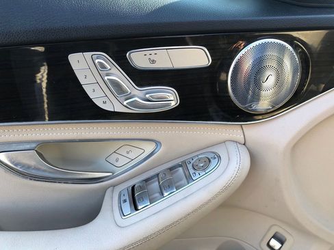 Used 2015 Mercedes-Benz C 300 4MATIC Sedan image 5