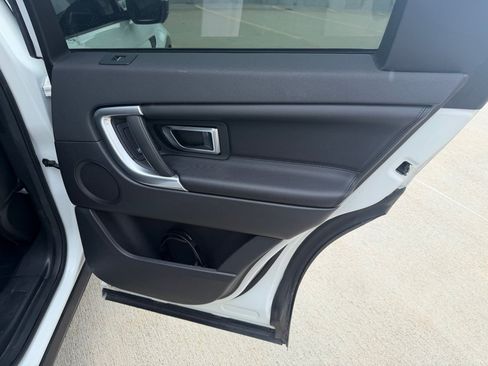 Used 2018 Land Rover Discovery Sport HSE AWD/4WD image 28