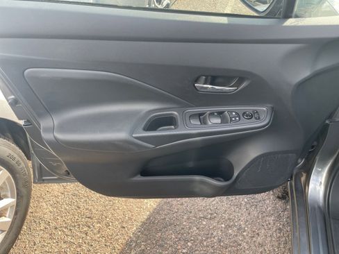 Used 2025 Nissan Versa SV image 20