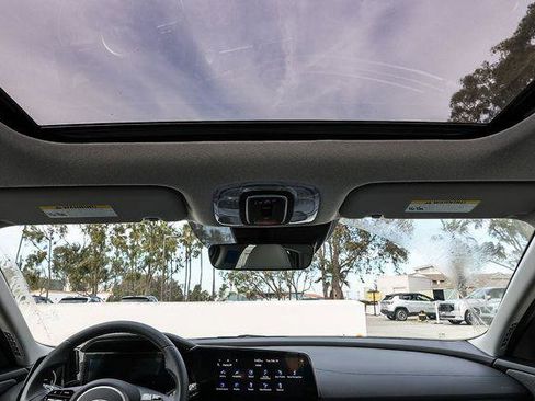New 2026 Hyundai Elantra Limited FWD image 18