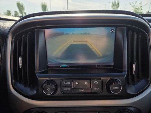 Used 2018 Chevrolet Colorado LT AWD/4WD image 25