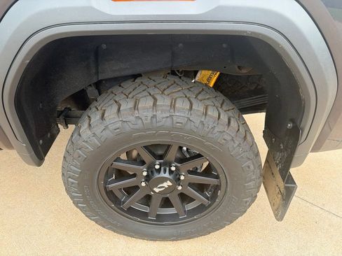 Used 2025 GMC Sierra 2500 AT4X AWD/4WD image 6