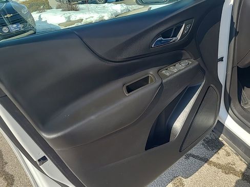 Used 2022 Chevrolet Equinox LT FWD image 11