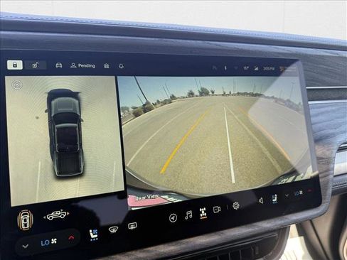 Used 2022 Rivian R1T Launch Edition image 17