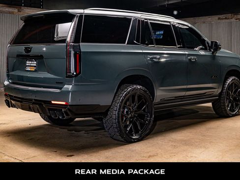 Used 2025 Cadillac Escalade V image 10