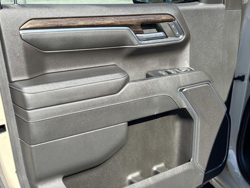 Used 2023 GMC Sierra 1500 Elevation image 17