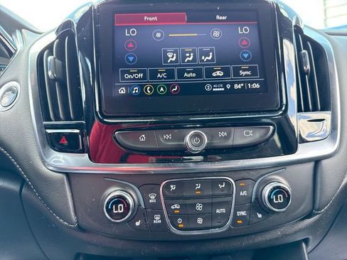 Certified 2023 Chevrolet Traverse LT w/ LT Premium Package AWD/4WD image 19