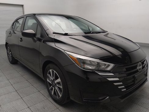 Used 2025 Nissan Versa SV FWD image 13