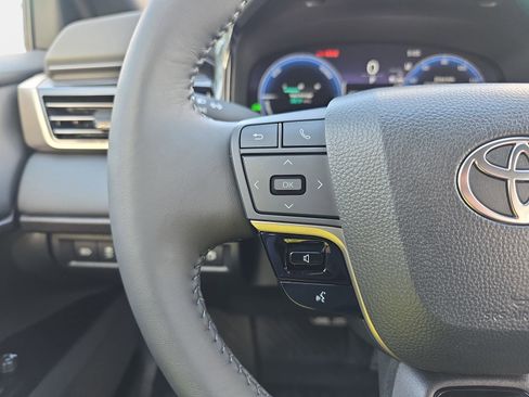 Used 2025 Toyota Camry XSE image 16