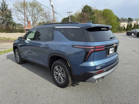 New 2026 Chevrolet Traverse LT w/ Driver Confidence Package FWD image 4
