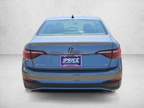 Used 2024 Volkswagen Jetta SE FWD image 6