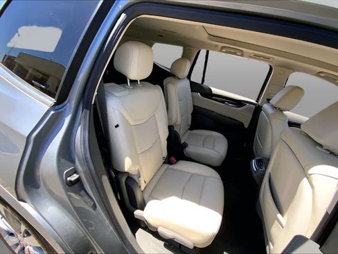 Used 2024 Cadillac XT6 Premium Luxury w/ Technology Package FWD image 19