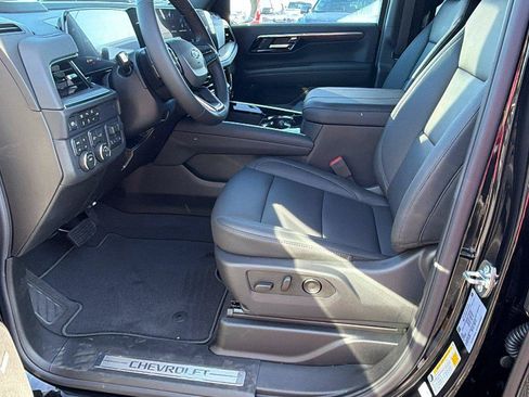 New 2026 Chevrolet Suburban Z71 w/ Comfort Package AWD/4WD image 17