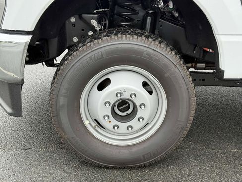 New 2025 Ford F350 XL w/ XL Chrome Package image 7