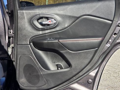 Used 2022 Jeep Cherokee Trailhawk w/ Trailer Tow Group image 48