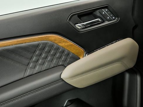 New 2026 GMC Canyon Denali image 5