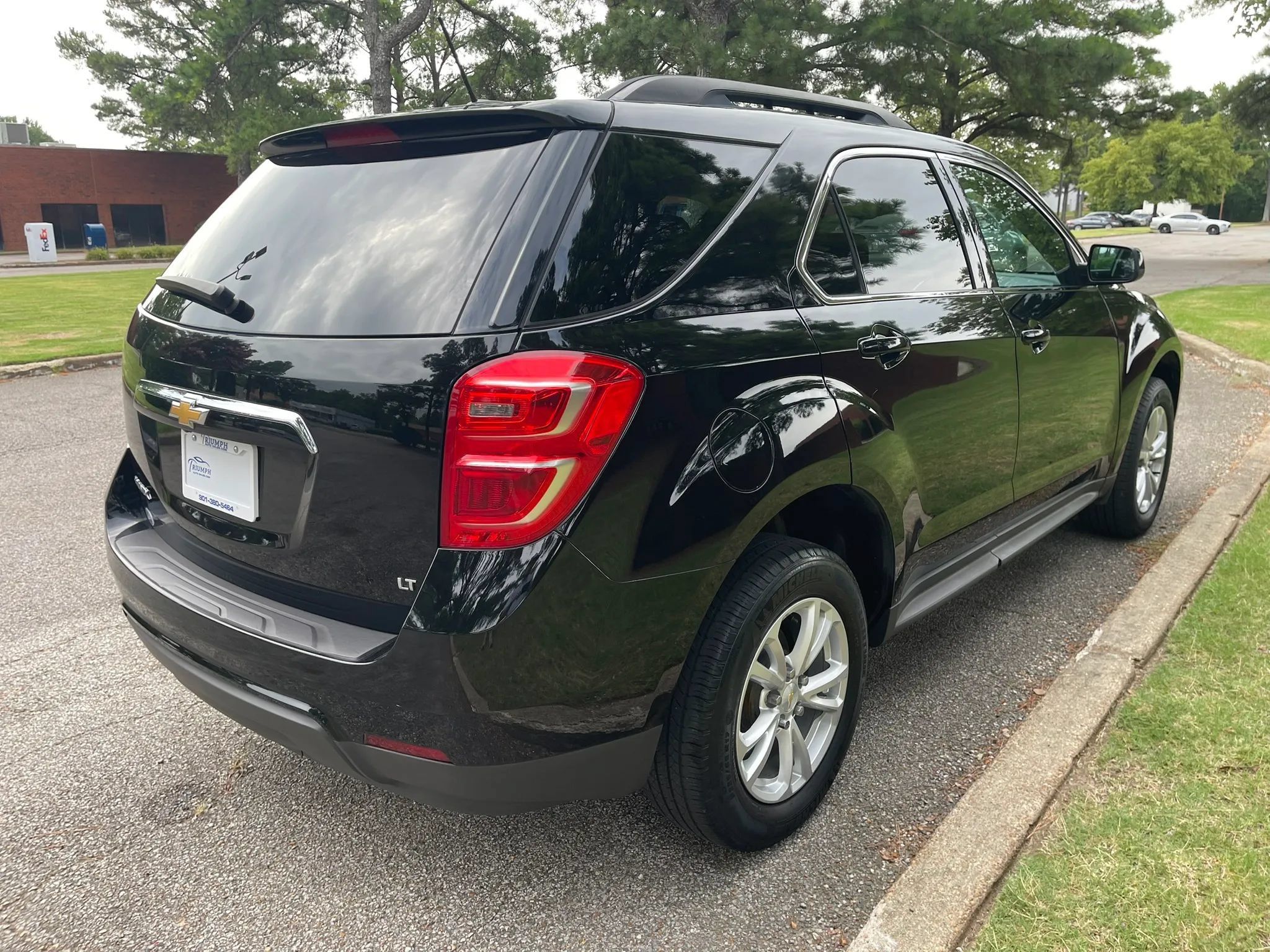 Used 2017 Chevrolet Equinox LT FWD image 5