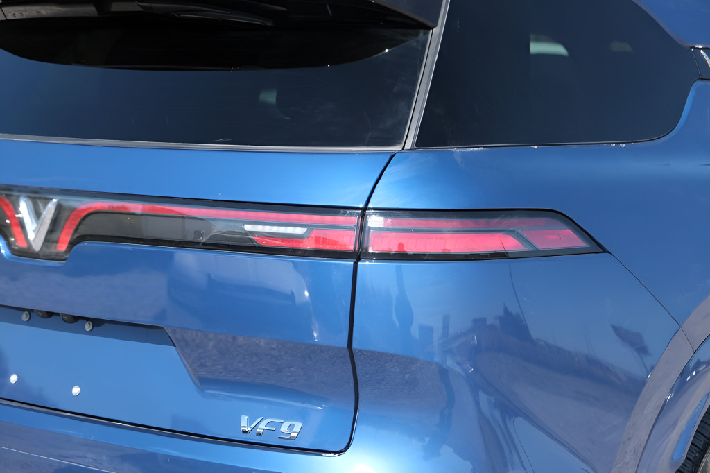 New 2024 VinFast VF 9 Plus AWD/4WD image 29