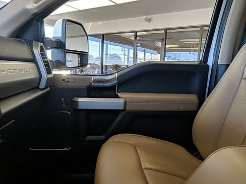 Certified 2022 Ford F350 Lariat w/ Lariat Ultimate Package image 23