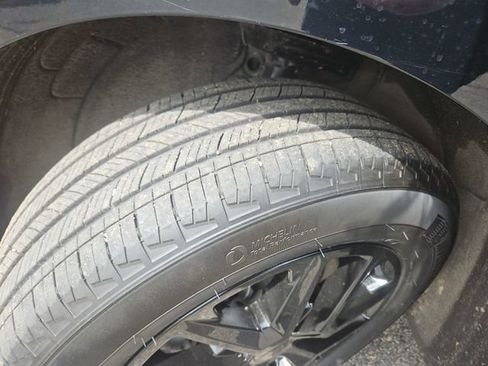 Used 2024 Chevrolet Equinox LS w/ LS Convenience Package FWD image 28
