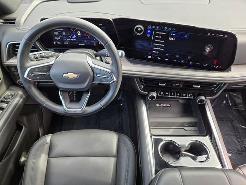 Used 2025 Chevrolet Tahoe LT AWD/4WD image 11