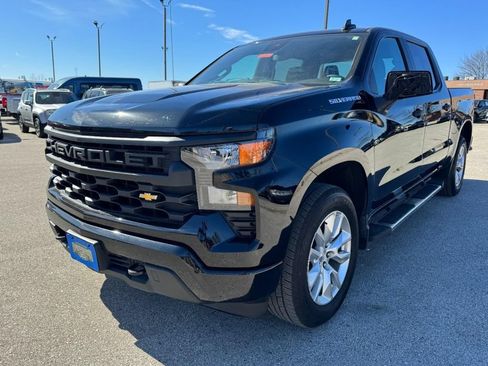 Used 2023 Chevrolet Silverado 1500 Custom AWD/4WD image 8