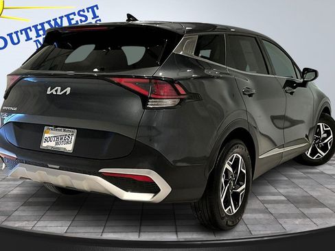 Used 2024 Kia Sportage LX FWD image 7
