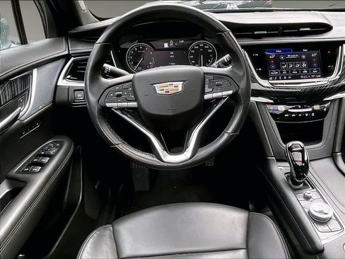 Used 2024 Cadillac XT6 Premium Luxury AWD/4WD image 18