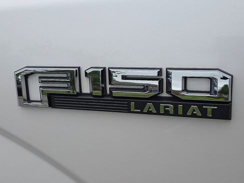 Used 2016 Ford F150 Lariat image 9