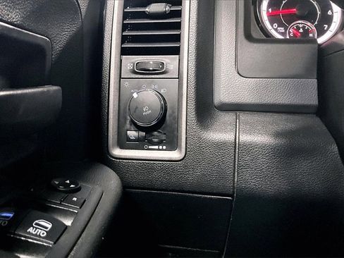 Used 2017 RAM 1500 Express image 16