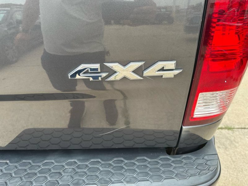Used 2018 RAM 1500 Express AWD/4WD image 10
