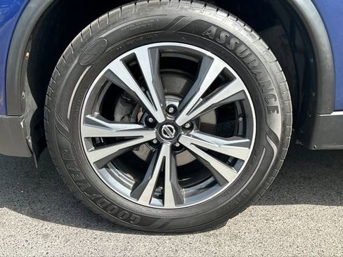 Used 2020 Nissan Rogue SV w/ Premium Package AWD/4WD image 26