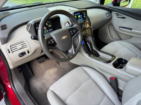Used 2014 Chevrolet Volt Premium w/ Premium Trim Package FWD image 10