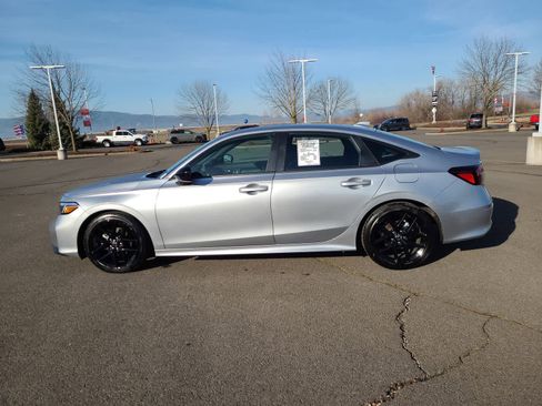 Used 2025 Honda Civic Sport image 11