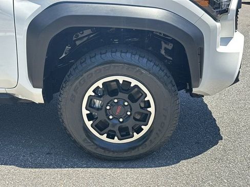 Used 2024 Toyota Tacoma TRD Off-Road AWD/4WD image 14
