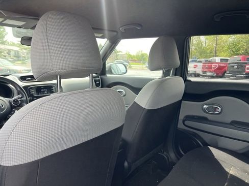 Used 2017 Kia Soul image 17