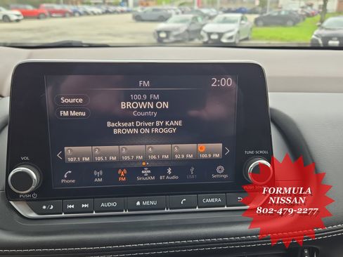 Used 2023 Nissan Rogue SV image 19