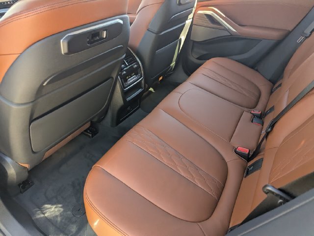New 2027 BMW X6 xDrive40i w/ Executive Package AWD/4WD image 18