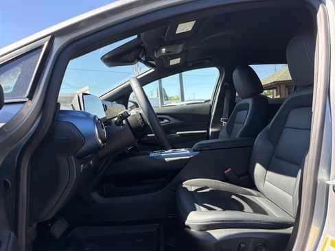 Used 2024 Chevrolet Equinox EV LT w/ LPO, Blackout Package AWD/4WD image 16