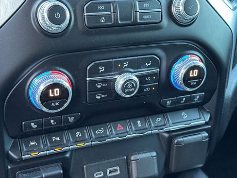 Used 2019 GMC Sierra 1500 SLT w/ SLT Premium Plus Package AWD/4WD image 20