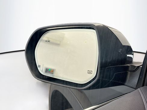 Used 2025 Buick Enclave Preferred image 16