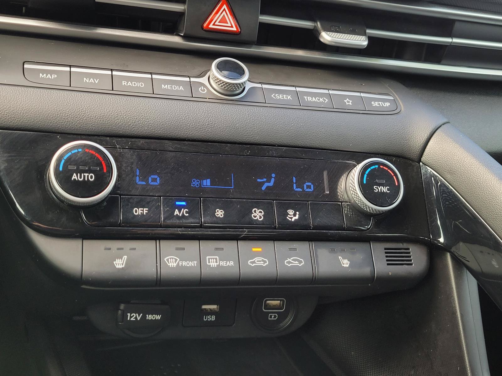 Used 2023 Hyundai Elantra SEL w/ Convenience Package FWD image 27