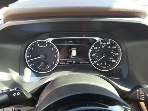 Used 2023 Nissan Rogue SV FWD image 16