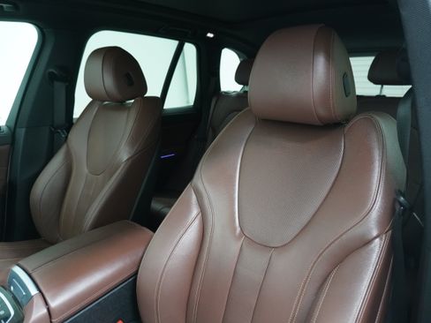 Used 2020 BMW X5 xDrive40i w/ M Sport Package AWD/4WD image 11